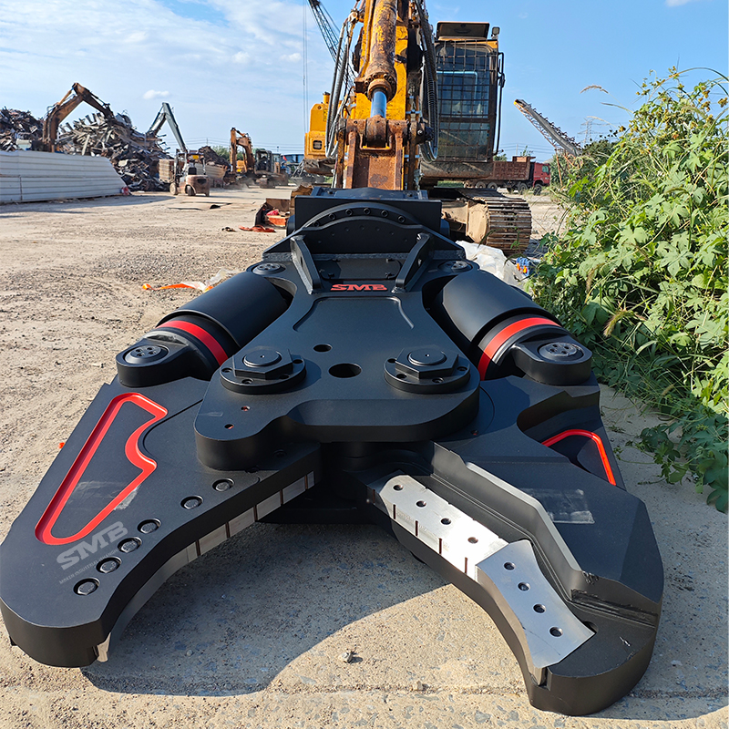 This Double-cylinder Shear is ideal for scrap car dismantling